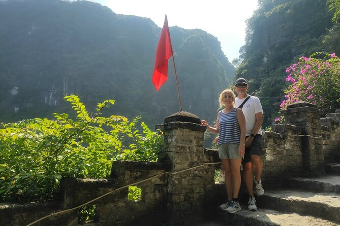 1 Day Luxury Tour in Bai Dinh, Trang An and Mua Cave From Hanoi - Lunch and the Taste of Ninh Binh
