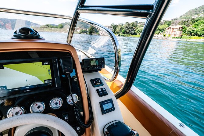 1H Luxury Cruise Como Lake Tender Yacht Invictus 9 Pax - Finding the boat at Como pier