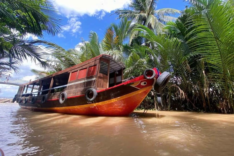 2-Day Mekong Delta Luxury Group Tour from Ho Chi Minh City - Day One: Rice Fields, Vinh Trang Pagoda, and the Mekong River