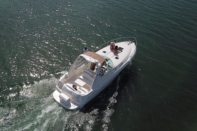 2-hour Private Sunset Cruise on a luxury yacht in Cancun Bay 25P18 - The yacht experience: space, seating, and comfort