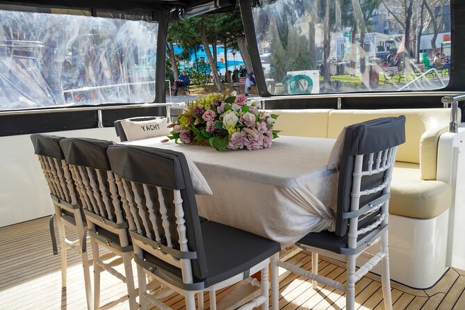 2 Hours Luxury Private Yacht Cruise on the Bosphorus - Anadolu Hisarı and Küçüksu Palace on the Asian Shore