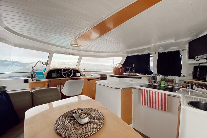 2H Lisbon Private Luxury Catamaran Tour with Welcome Drink - Why seeing Lisbon from the Tagus changes the city