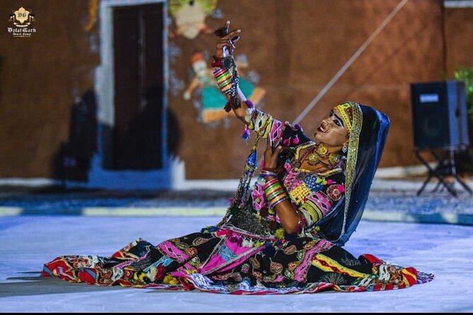 3-Day Luxury Golden Triangle Tour: New Delhi, Agra & Jaipur - What the Guides and Driver Add