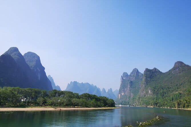 3 Days Private Luxury Guilin Highlights Tour - Four hours on the Li River is the heart of the trip