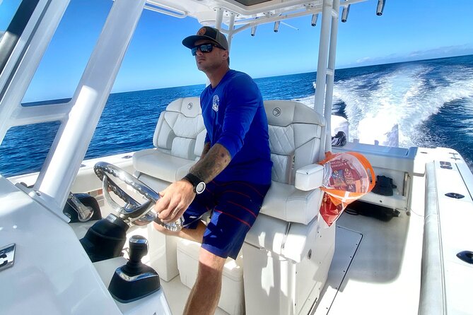 3-Hour Luxury Private Custom Charter - Leaving from Kawaihae Harbor at 9:00 a.m.