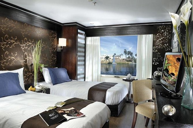 4-Day 3-Night Nile Cruise from Aswan to Luxor - Luxury Tour - Day two: Kom Ombo and the Temple of Horus at Edfu