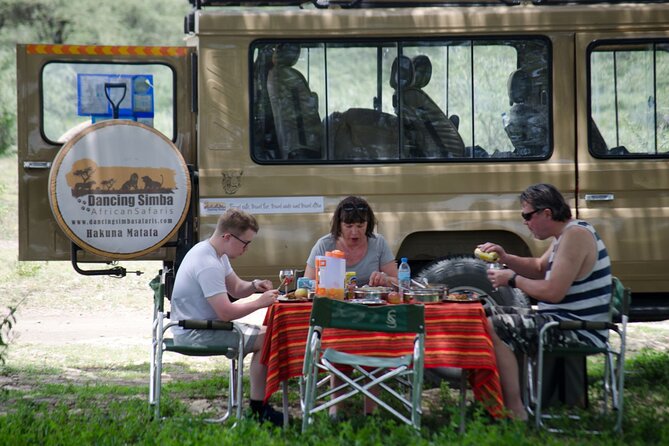 4 days Awesome Luxury safari Tarangire Serengeti & Ngorongoro - Food, vehicle, and guide service