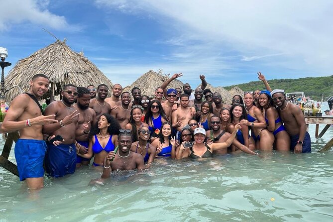 5 Islands VIP Escape : Snorkeling, Private Lunch & Open Bar - Cholón, the party stop