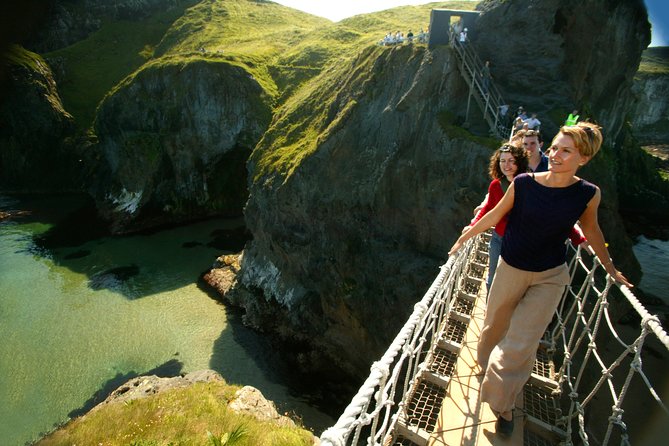 7 Hour Private Giants Causeway & Coastal Luxury Tour From Belfast - Why a private seven-hour trip can work well