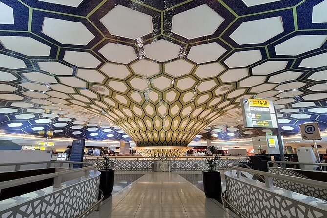 Abu Dhabi International Airport (AUH) VIP Lounge Access - Buffet food with an international and local mix