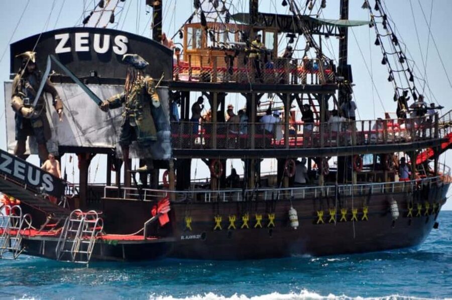 Alanya: Luxury Mega Pirate Boat W/ Lunch, Drinks & Transfer - Along Alanya’s Cliffs and Beaches