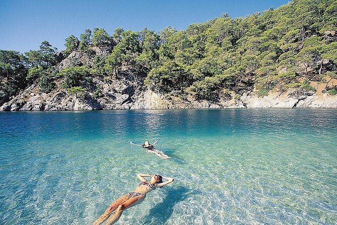 Alanya: Luxury Pirate Boat Tour with Foam Party - The foam party and onboard entertainment
