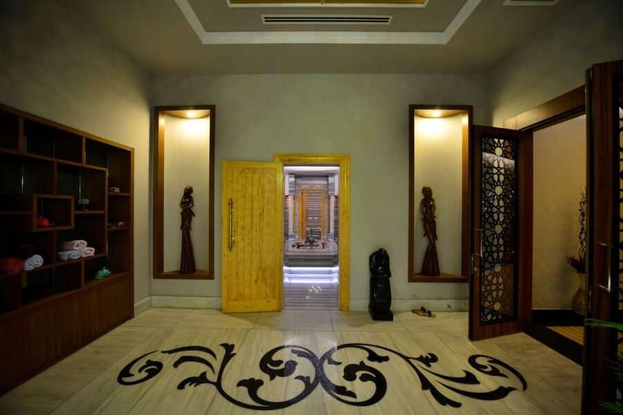 Alanya: Luxury Turkish Bath and Spa Experience - Tea, coffee, and a quiet marina pause