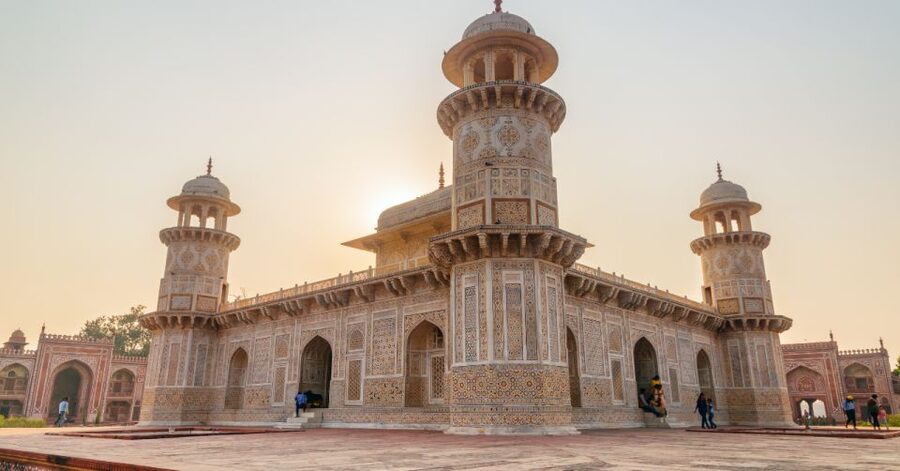 All Inclusive Private Taj Mahal Luxury Tour from Delhi - The drive to Agra in a private car