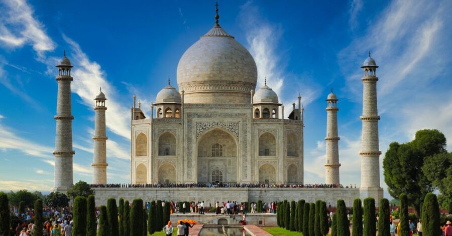 All Inclusive Private Taj Mahal Luxury Tour from Delhi - Agra Fort and the world of the Mughal court