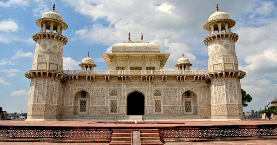 All Inclusive Private Taj Mahal Luxury Tour from Delhi - Lunch in Agra, with the option to upgrade the meal