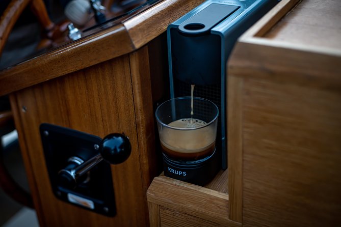 Amsterdam Breakfast Cruise on Private Luxury Boat - Who will enjoy this breakfast cruise?