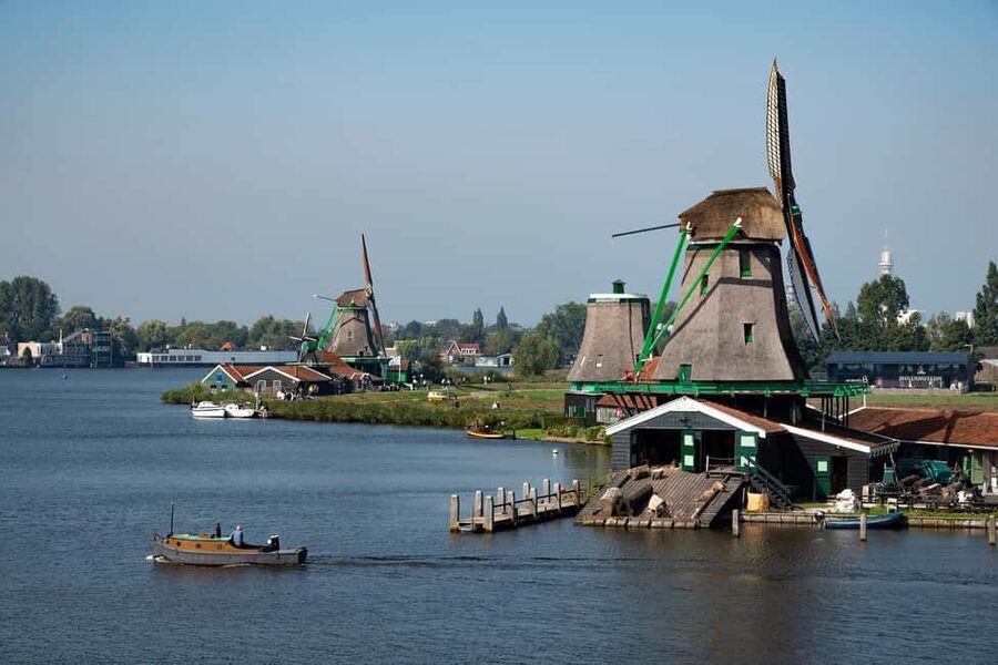 Amsterdam: Explore Zaanse Schans: Half-Day Luxury Coach Trip - Key points to know before booking