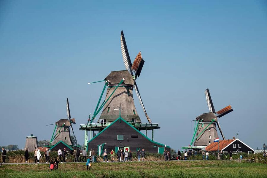 Amsterdam: Explore Zaanse Schans: Half-Day Luxury Coach Trip - Why Zaanse Schans makes a good half-day outing
