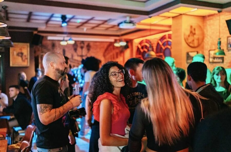 Amsterdam: Ludwig's Red Light Pub Crawl with VIP Club Entry - Meeting in the Red Light District