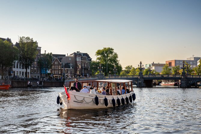Amsterdam: Luxury Boat Cruise Unlimited Cocktails, Beers & Wines - What you see during the one-hour route
