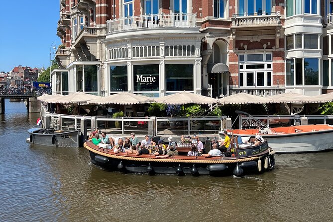 Amsterdam Luxury Boutique Boat tour with Unlimited Beer and Wine - The open bar: useful value or unnecessary extra?
