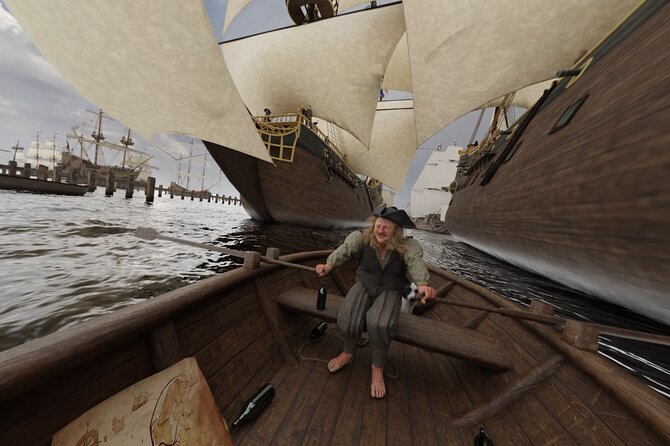 Amsterdam: Luxury Canal Cruise with Historic VR Experience - The audio guide and staff support
