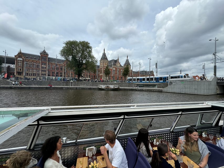 Amsterdam: Luxury Cheese & Wine Canal Cruise - The cold-weather question deserves attention