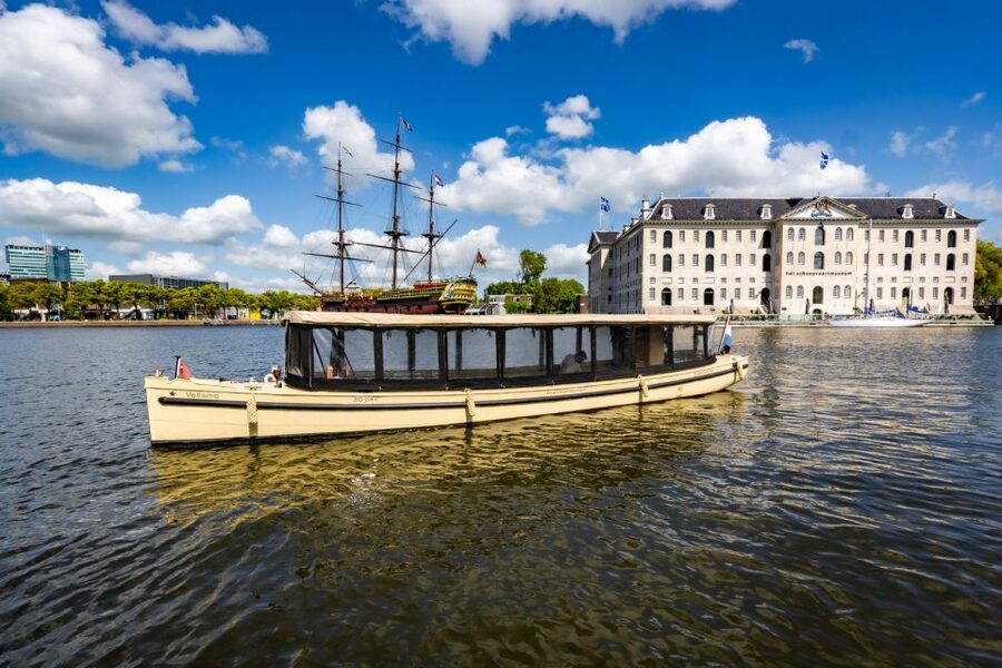 Amsterdam: Luxury Private Boat Tour - Magere Brug and the Amstel