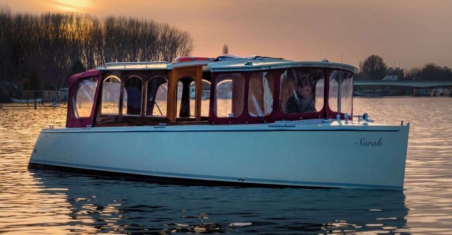 Amsterdam: Luxury Private Boat Tour - Herengracht and Amsterdam’s canal houses