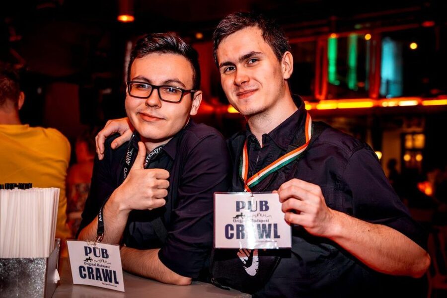 Amsterdam: Original Pub Crawl Party with VIP Entrance - The night in five useful points