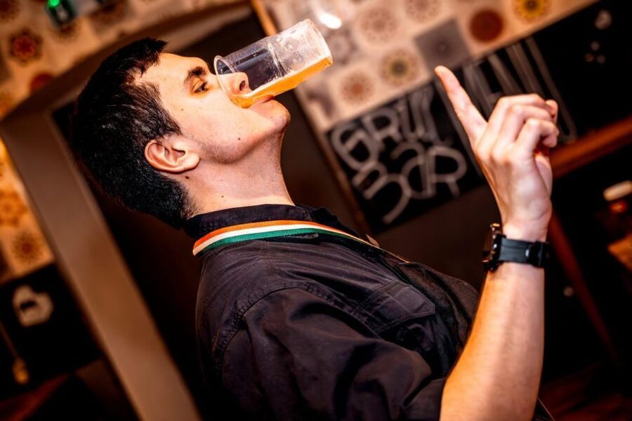 Amsterdam: Original Pub Crawl Party with VIP Entrance - Waterhole Bar and the first chance to loosen up