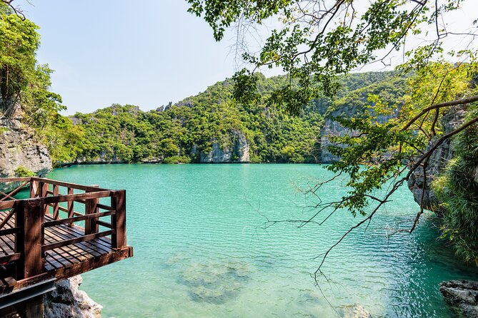 Ang Thong Marine Park Full-Day Speedboat VIP Tour - Kayaking through the park’s rock formations