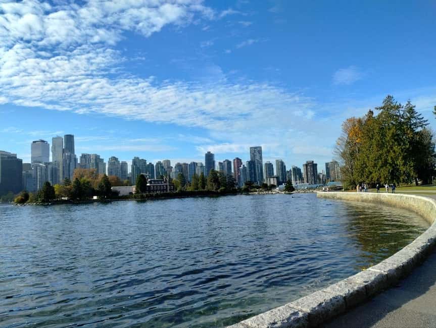 Aquarium & StanleyPark+20 Gem Spots+City/Vip Car+Small Group - The park’s smaller stops and curious landmarks