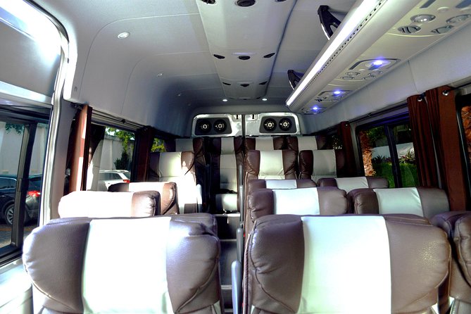 Arrival Luxury Transportation: Punta Cana International Airport to Hotels (1-5) - What the one to two hour duration really means