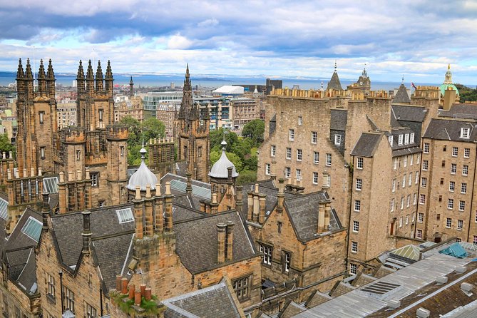 Arrival Transfer: Airport EDI to Edinburgh by Luxury Van - The strongest part: a warm, low-stress arrival