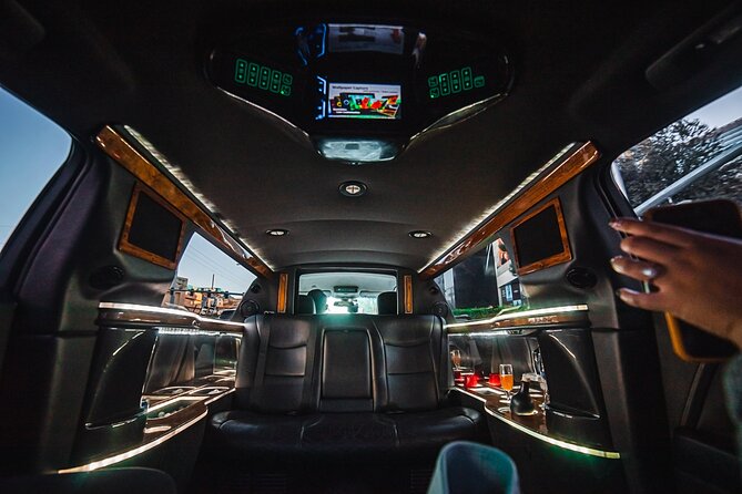 Arrival Transfer: Private Luxury 8 Passenger Limousine Service - The biggest issue: pickup reliability