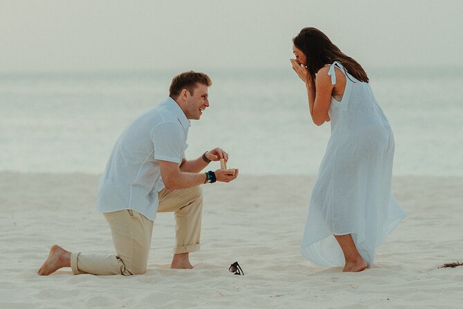 Aruba Eagle Beach Romantic Sunset Picnic in a Luxury Cabana - Two hours of music, photos, and sunset