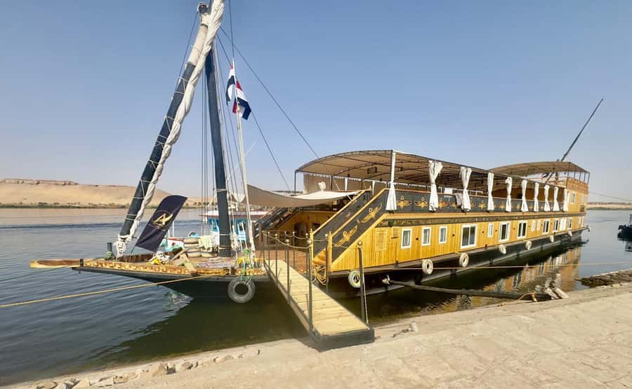Aswan to Luxor: 4-Day Luxury Dahabiya Nile Cruise Adventure - Day 1: Philae Temple and your first night on the river
