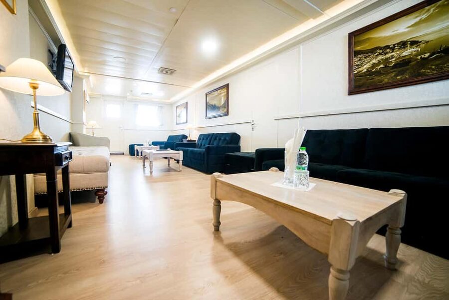 Athens: VIP Swimming Cruise to three islands - What the $229 price really buys