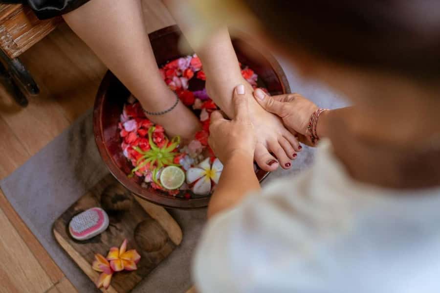 Bali: Luxury Spa Balinese Massage scrub Flower bath 2 Hour - What the two-hour treatment includes