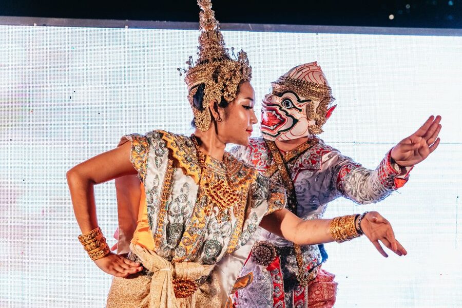 Bangkok: Alangka Luxury Buffet Dinner Cruise With Live Music - Bangkok after dark: what you will see