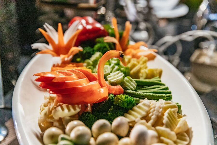 Bangkok: Alangka Luxury Buffet Dinner Cruise With Live Music - Accessibility and comfort notes