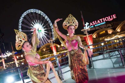 Alangka Luxury Buffet Dinner Cruise With Live Music