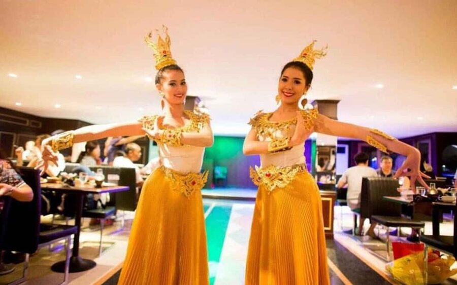 Bangkok: Luxury White Sunset or Dinner Cruise with Beer - Choosing between the 17:00 and 20:15 sailings