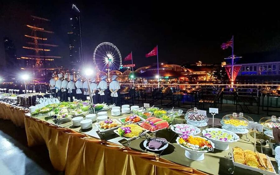 Bangkok: Luxury White Sunset or Dinner Cruise with Beer - Who will enjoy the Luxury White Cruise most