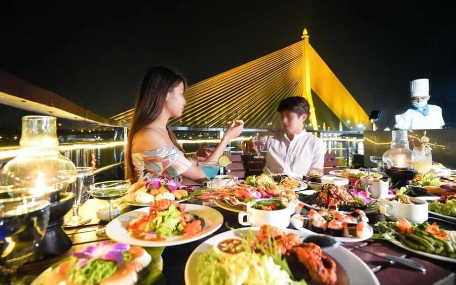 Bangkok: Luxury White Sunset or Dinner Cruise with Beer - Setting out on the Chao Phraya River
