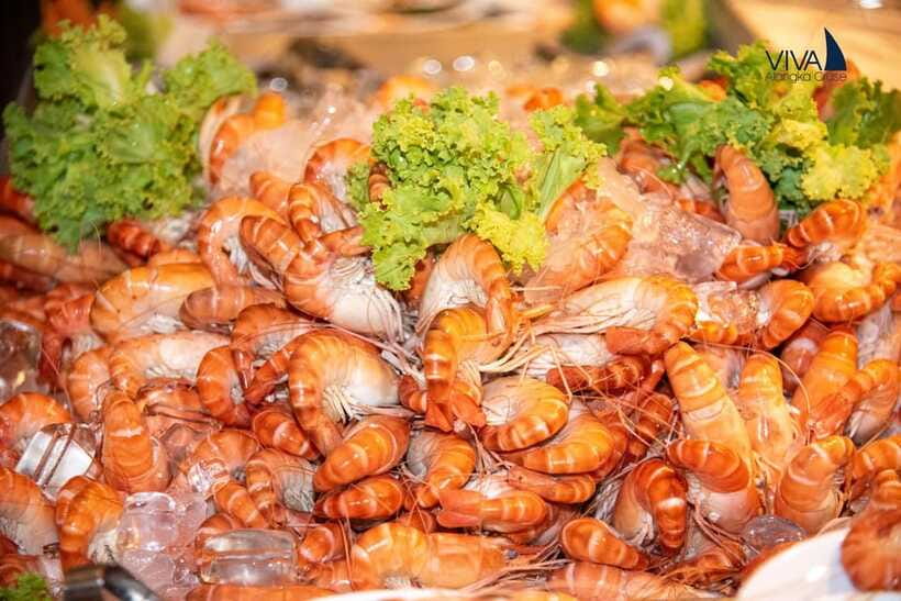 Bangkok: Noah 6 Stars Luxury Chaophraya River Dinner Cruise - Music, Thai dance, and the seating issue