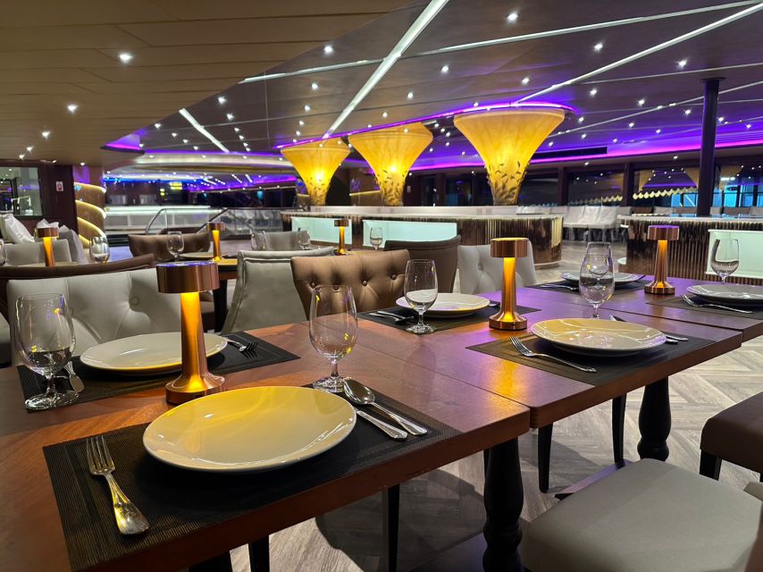 Bangkok: Opulence Luxury Chao Phraya Dinner Cruise - Live music and the changing mood