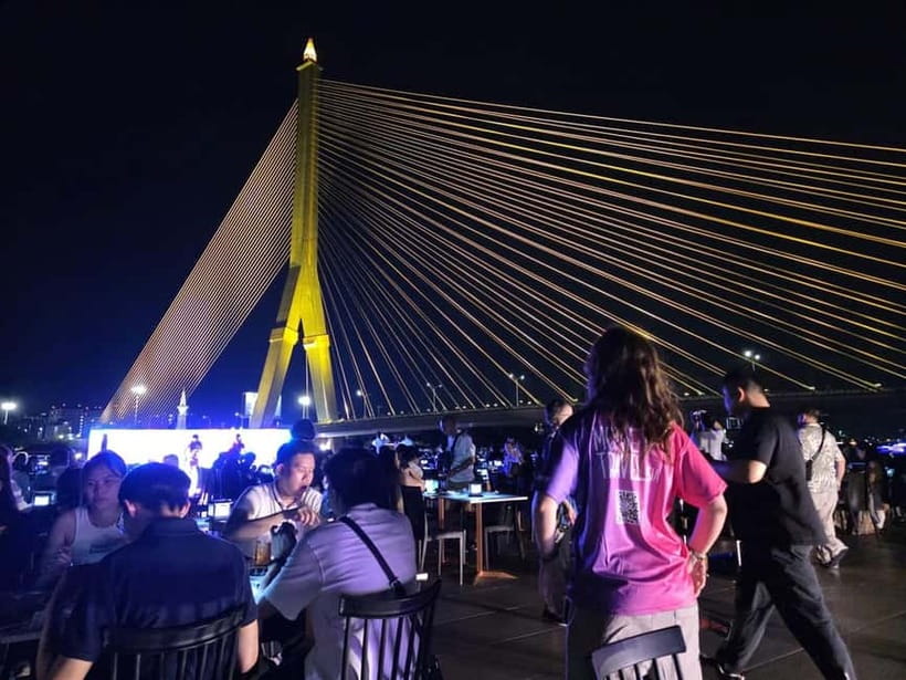 Bangkok: Opulence Luxury River Dinner Cruise - A two-hour evening on the Chao Phraya